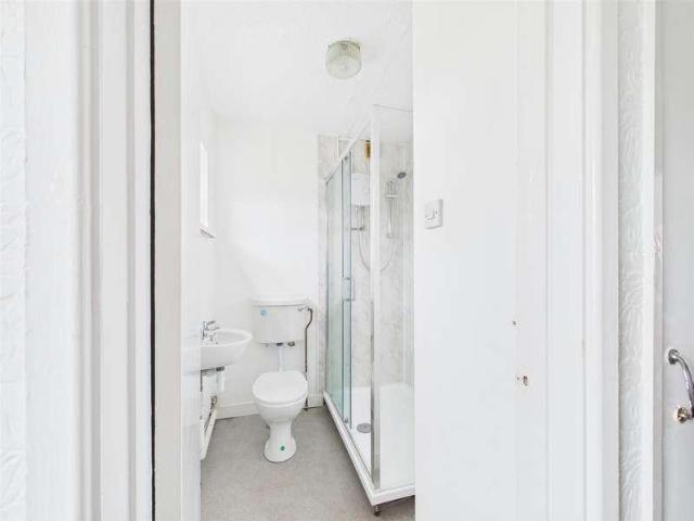 House for sale in Llannon, Tumble