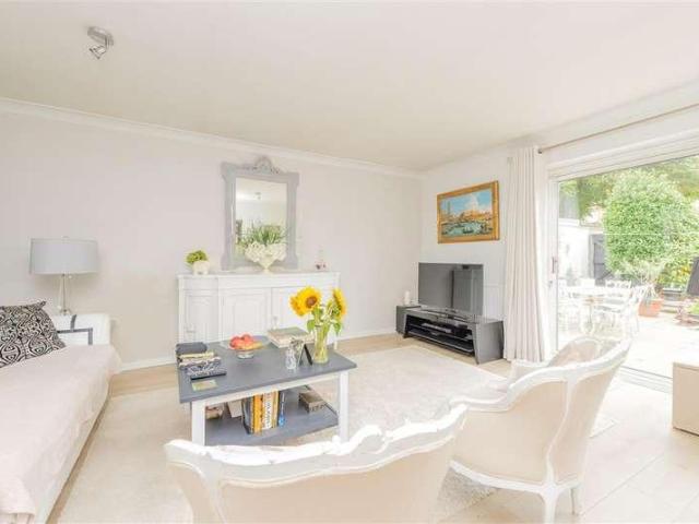 House for sale in Singlewell, Hamerton