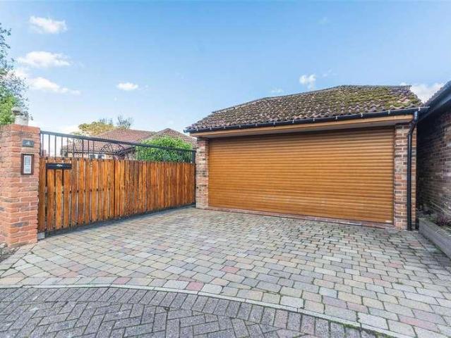 House for sale in Attenborough, East Midlands