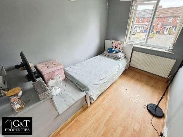 House for sale in Kingswinford, West Midlands