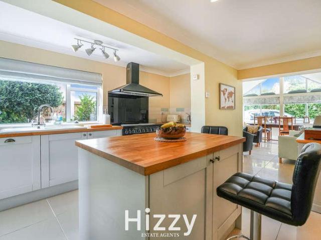House for sale in Chelmondiston, Suffolk
