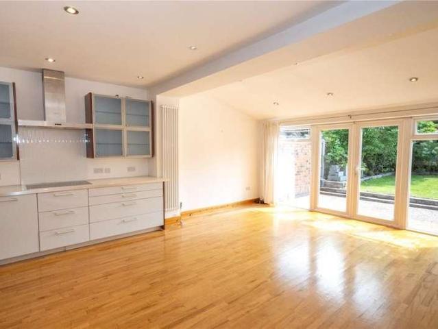 House for sale in Kings Heath, Wake Green