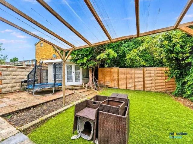 House for sale in Ponders End, Greater London