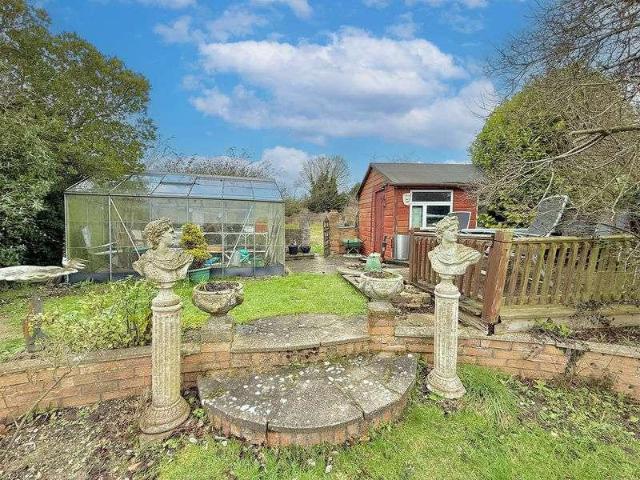 House for sale in Dunstable, Bedfordshire