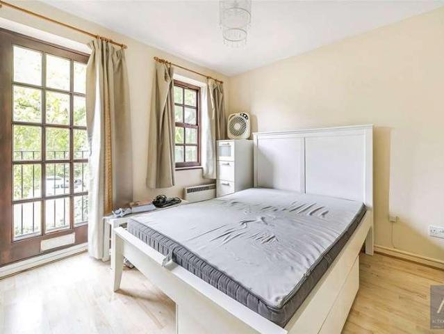 House for sale in Buckingham, Buckinghamshire