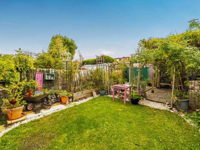 House for sale in Cuddington, Epsom and Ewell