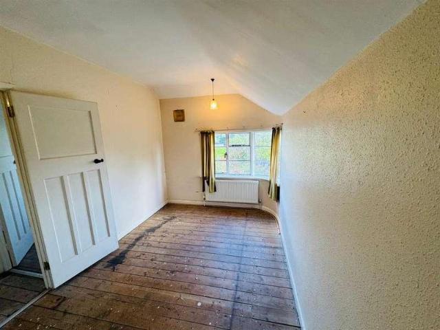 House for sale in New Bedfont, Greater London