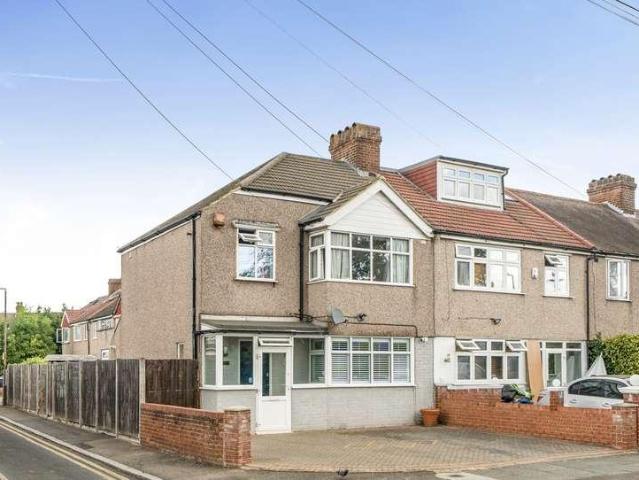 House for sale in London Borough of Merton, Mitcham