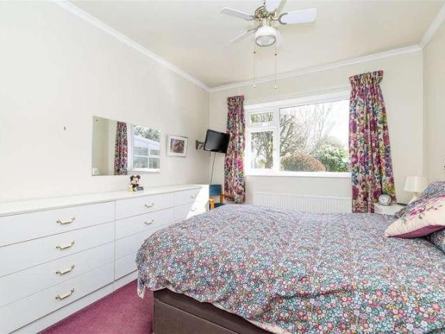 House for sale in Scholes, West Yorkshire