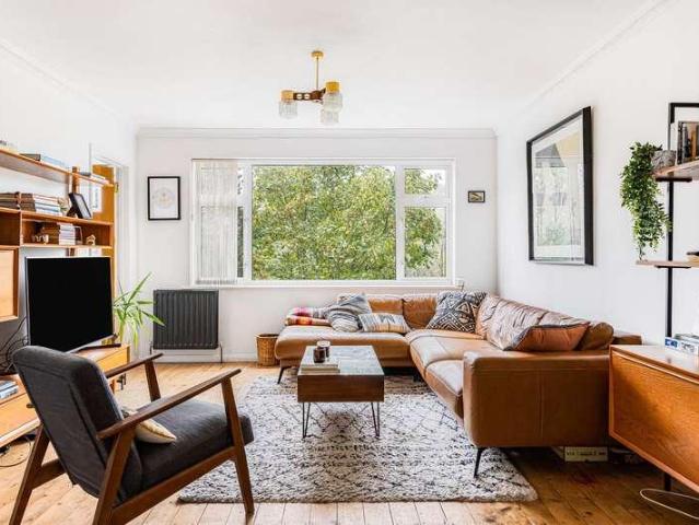 House for sale in Holloway Hill, Waverley