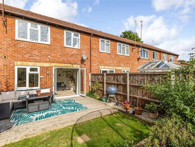 House for sale in Badshot Lea, Waverley