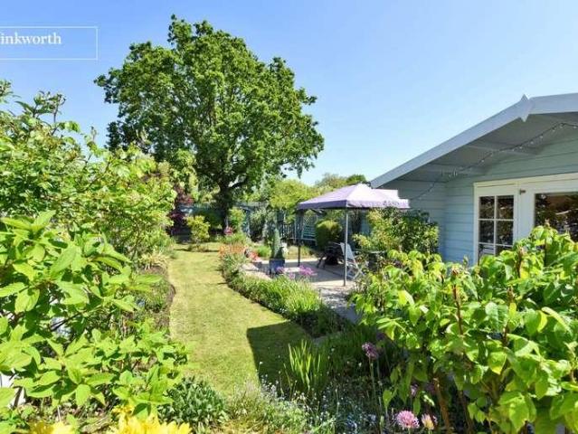 House for sale in Worcester Park, Greater London