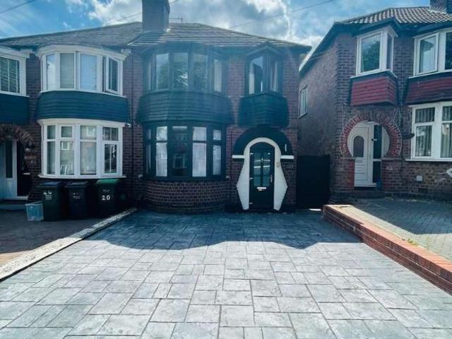 House for sale in West Bromwich, Black Lake