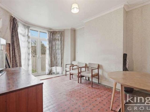 House for sale in Bowes, Greater London