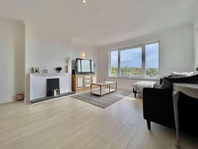 House for sale in Livermead