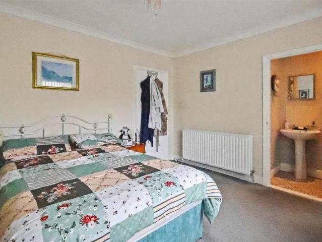 House for sale in Gedling, East Midlands