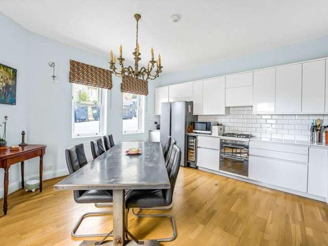 House for sale in Queen's Park, Brighton