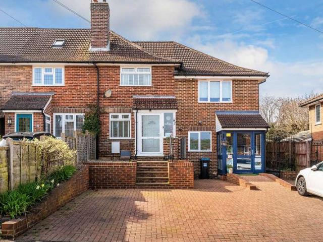 House for sale in The Butts, Kent