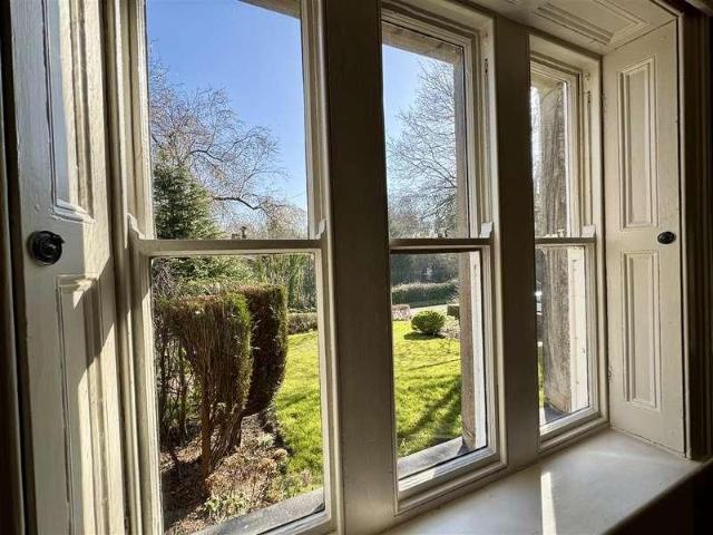 House for sale in Barnsley, Cawthorne