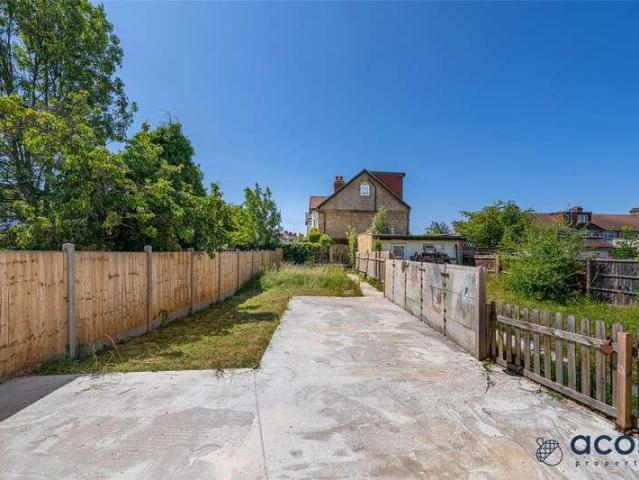 House for sale in Kingsbury, Greater London