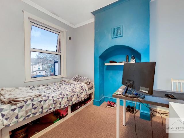 House for sale in Ponders End, Greater London