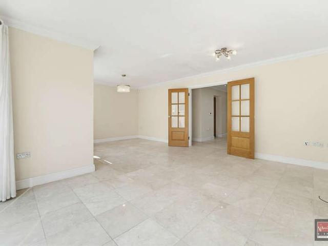 House for sale in Littleton Common, Lower Halliford
