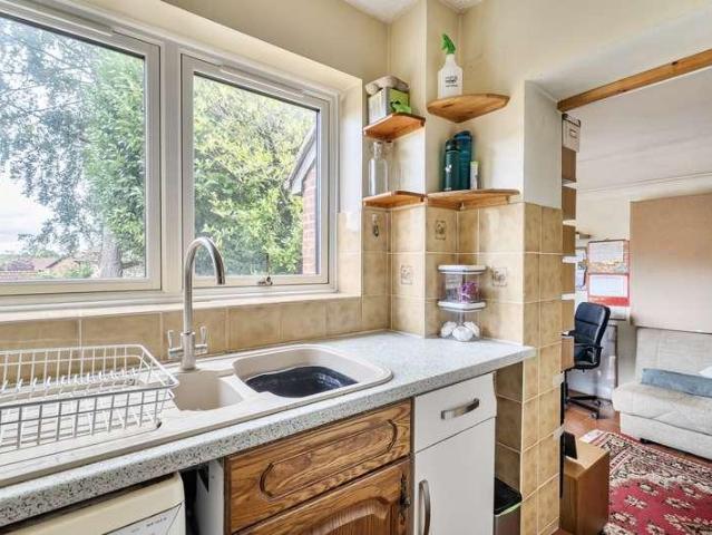 House for sale in Heol-las, Surrey