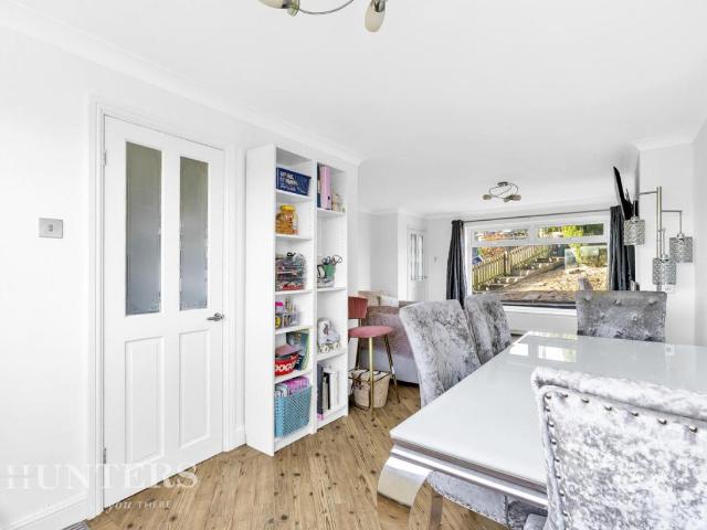 House for sale in Caldermoor, Burnedge