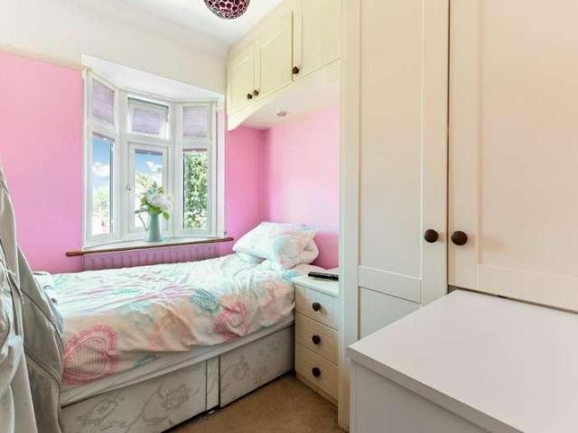 House for sale in Worcester Park, Cuddington