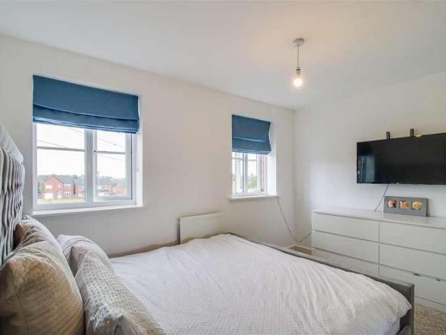 House for sale in Wrenthorpe, West Yorkshire
