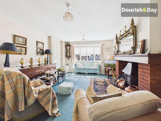 House for sale in Chorlton Lane, Cheshire