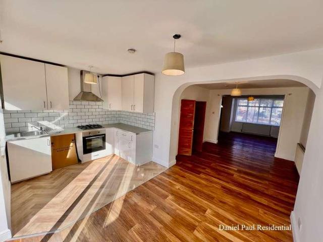 House for sale in London Borough of Ealing, Perivale