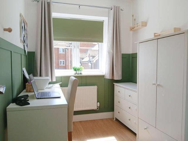 House for sale in Andrew's Hill, Horsham