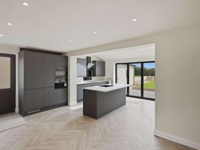 House for sale in Loundsley Green, East Midlands