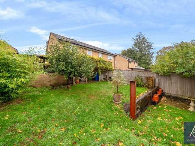 House for sale in Radstone Fields, Brackley