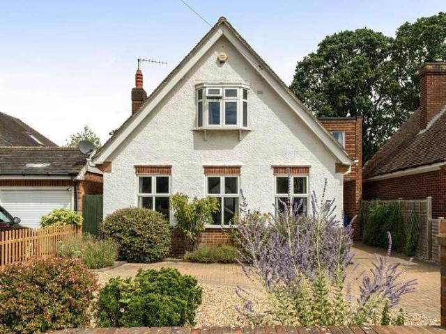 House for sale in Woodley