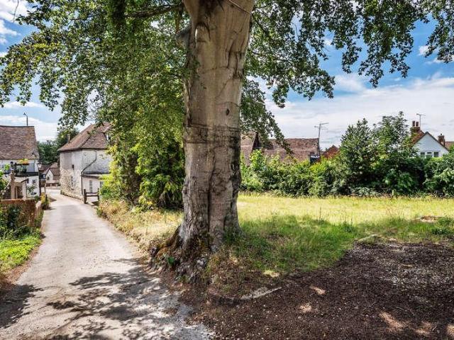 House for sale in The Butts, Kent