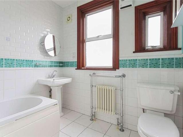 House for sale in Palmers Green, Greater London
