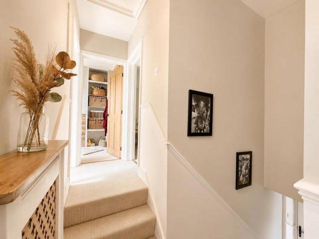 House for sale in Lenham Forstal, Midway