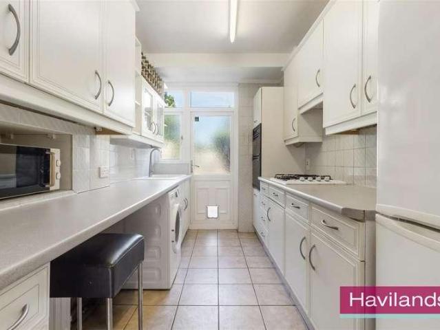 House for sale in Bowes, Greater London