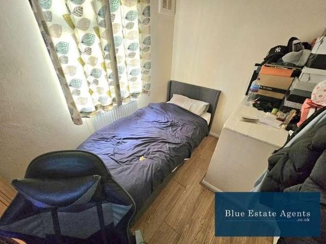 House for sale in London Borough of Hounslow, Hanworth