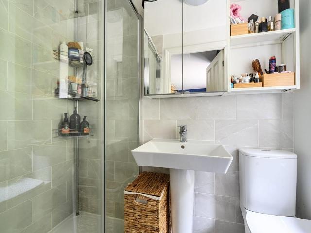 House for sale in Gillies Meadow, Basingstoke and Deane