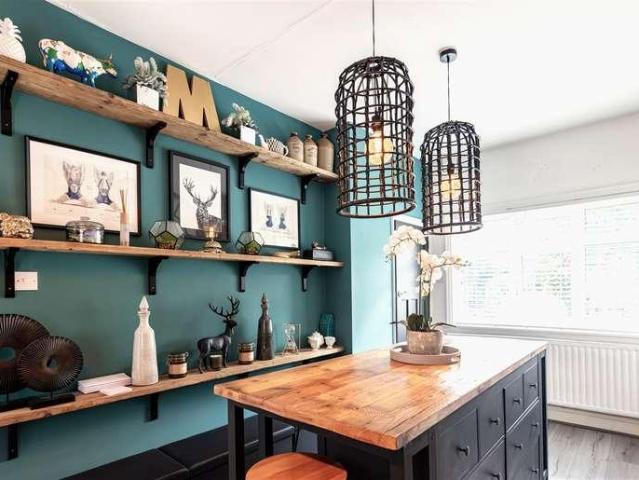 House for sale in Greengates, West Yorkshire