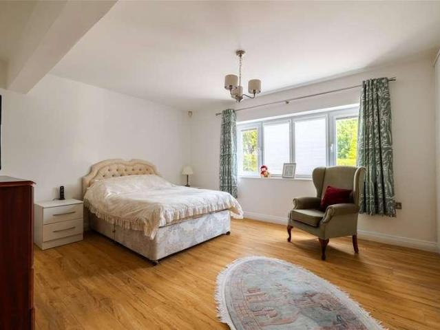 House for sale in Elmfield, Leicestershire