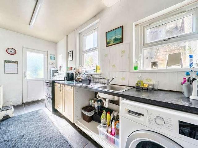 House for sale in Plasnewydd, Falcon Lodge