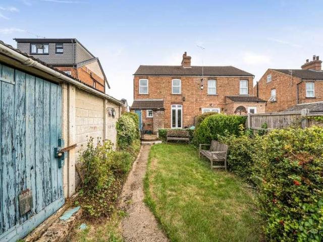 House for sale in Dunstable, Central Bedfordshire