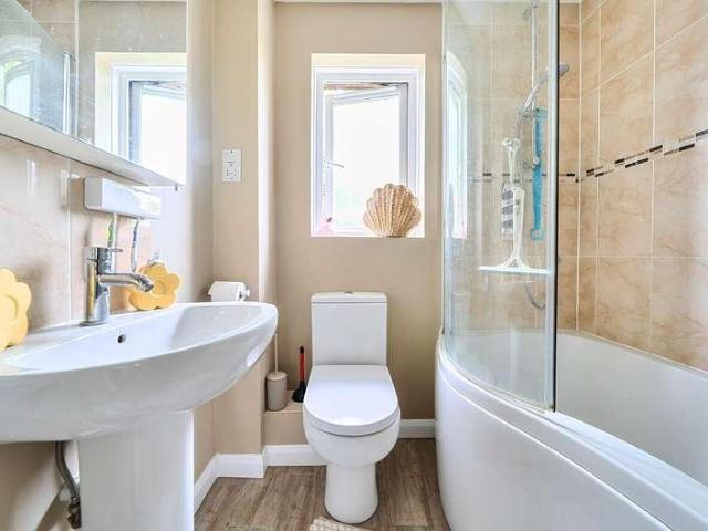 House for sale in Woodside Estate, Houghton Regis