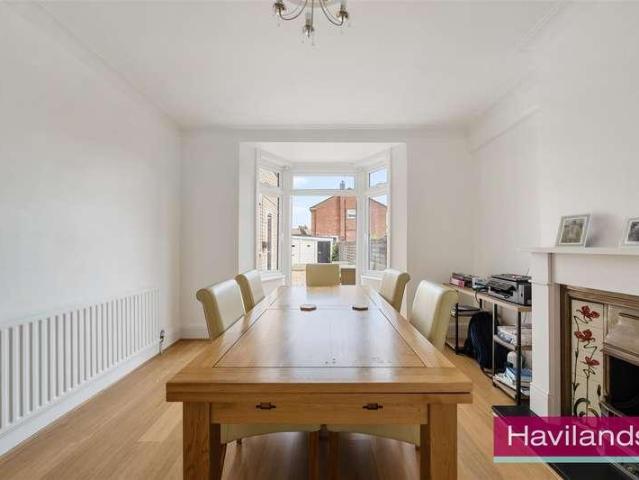 House for sale in Winchmore Hill, Edmonton