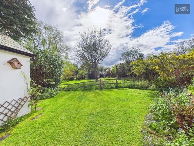House for sale in Heronsgate, Batchworth