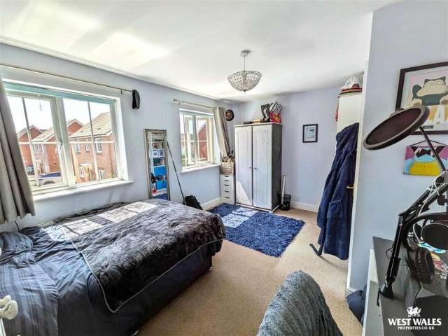 House for sale in Kidwelly, Wales